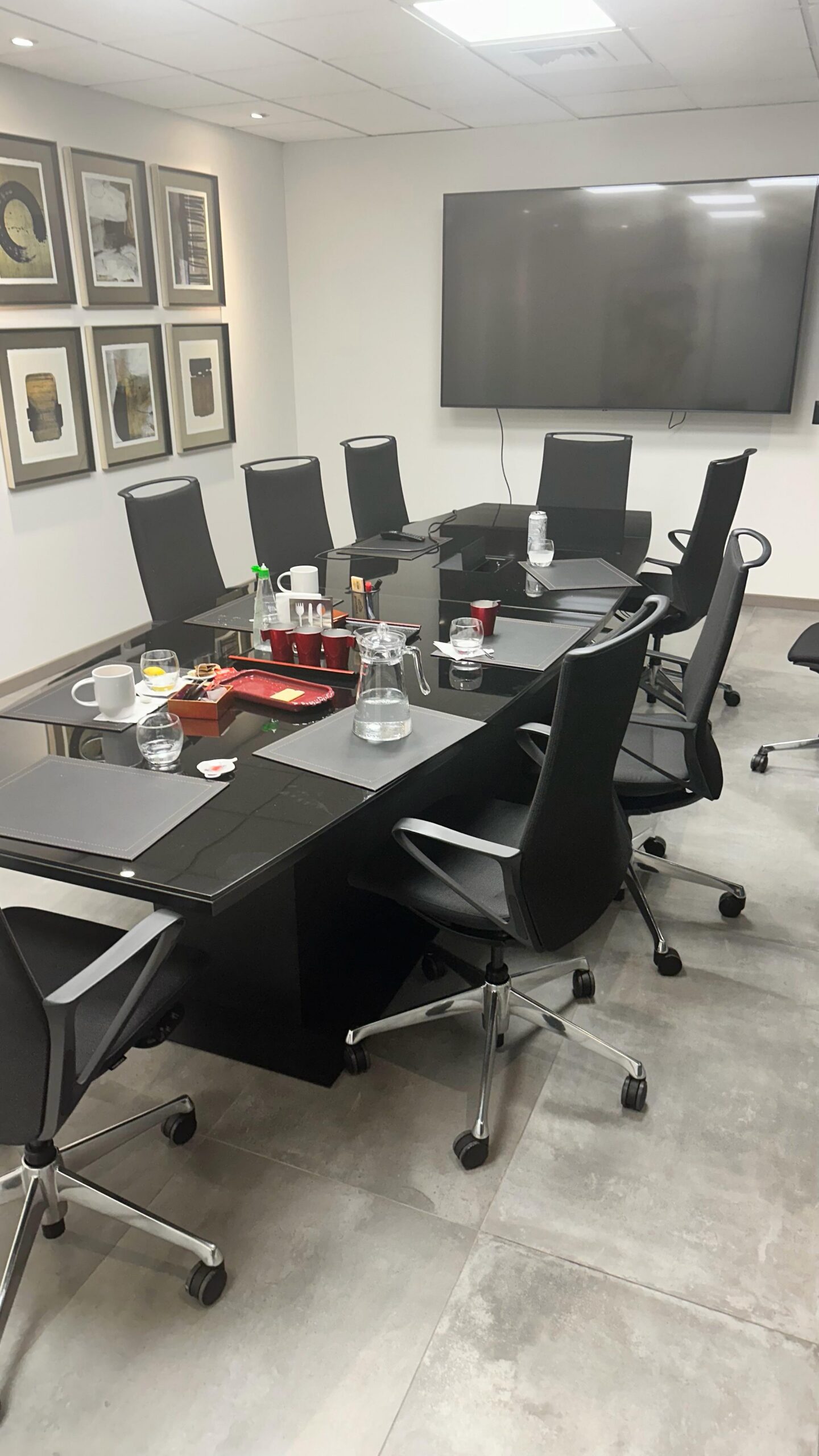 Oficina ejecutiva en Vitacura que transmite un contexto empresarial premium
